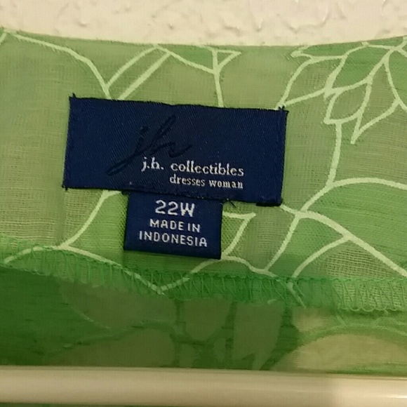 J. B. Collections 3 piece pantsuit - Picture 2 of 8